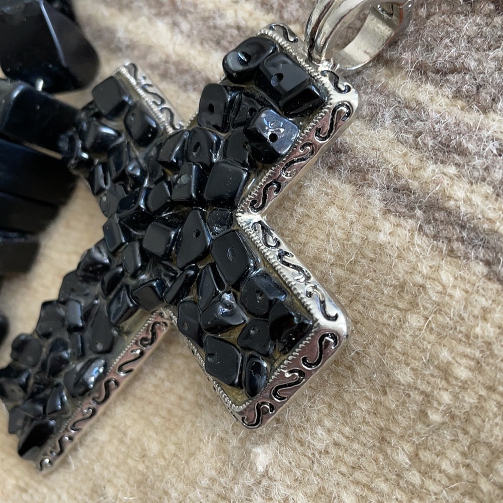 🎄Black Chunk Necklace w/ Black Stone Cross Pendant - Picture 11 of 11